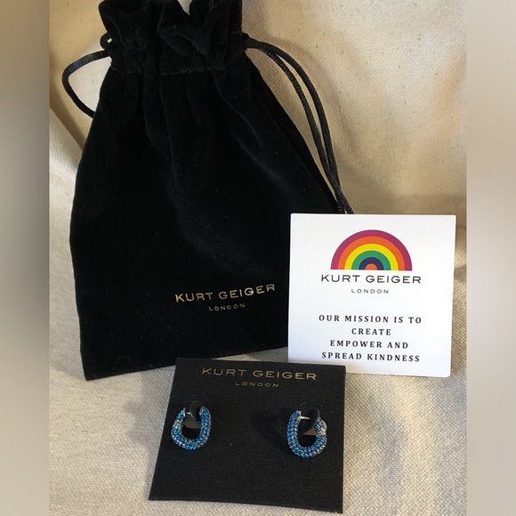 Kurt Geiger NWT & Bag Blue Crystal Pave Wave Huggie Earrings - Picture 5 of 9